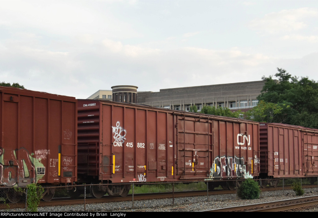 415882